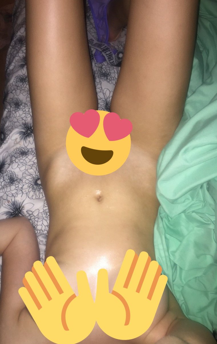 Cloe_Sexe22's tweet photo. Cc a tous, les mecs en rutes.🥰🤭 Je reviens avec du lourd après quelques mois d absence🙇‍♂️Sorry mes bb. Petit classique du coup pr cette reprise : RT +FOLLOW + LIKE => la nude en dm sans emoji https://t.co/WVeX0stbaf