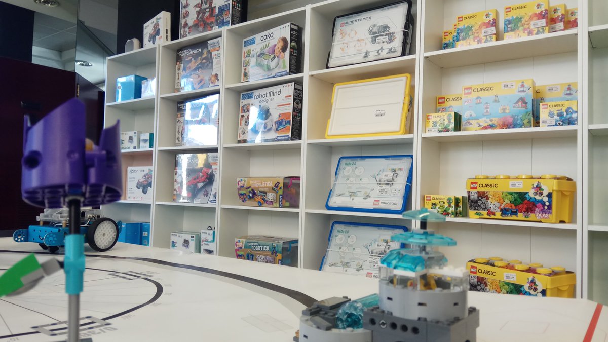 edurobotic's tweet photo. Ya estamos en marcha en nuestro nuevo local. Quizá no es el mejor momento, pero solo queda seguir hacia adelante. Algunos flecos pendientes, pero la persiana levantada, que es lo importante. https://t.co/nS0B87GPdm