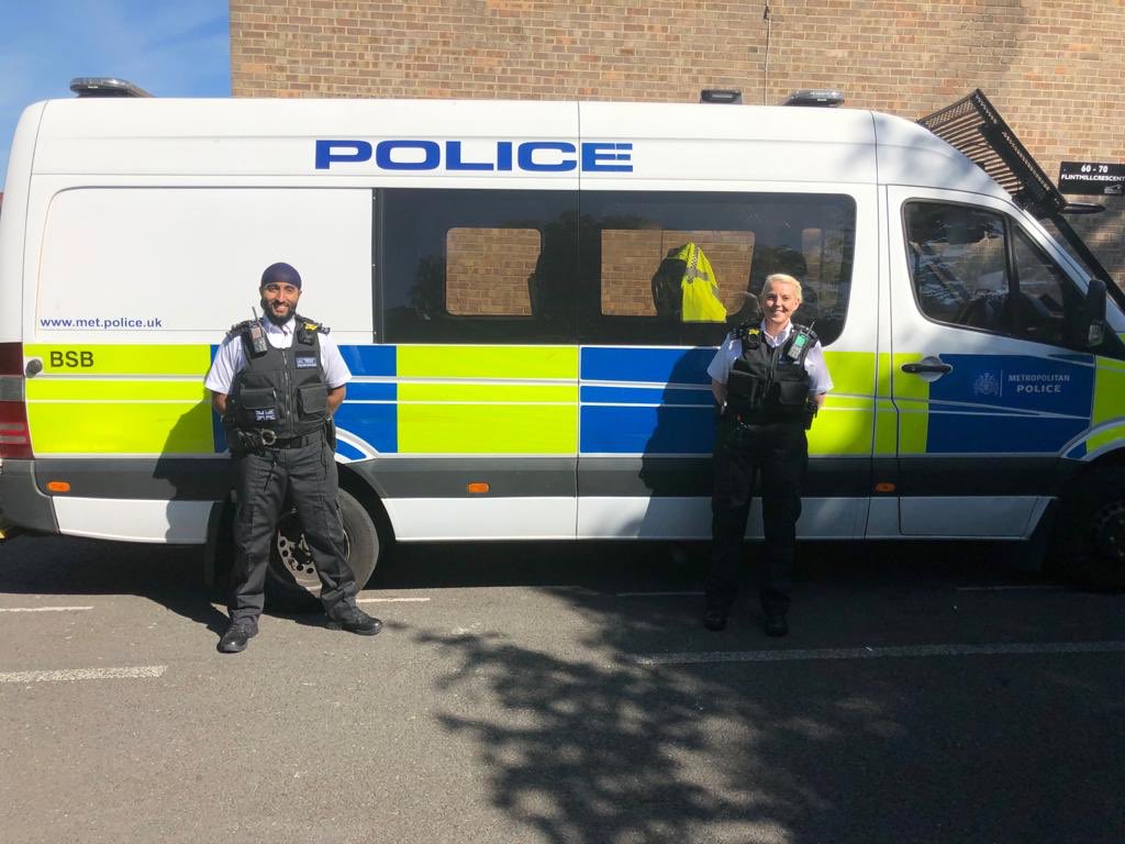 MPSLewisham's tweet photo. First call of the day dealt with by SC5197 & SC5195 out on their first duty with PC2370 & SE1511 #SEMSC #MPSSpecials https://t.co/p1hvhw2JMu