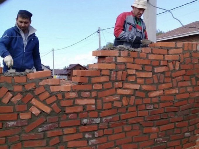 Tulisan tangan gue di lembar jawaban pas waktu ujian sisa 10 menit lagi.