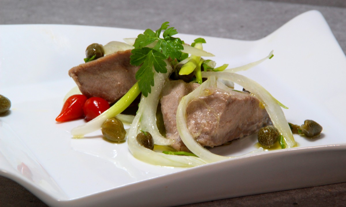 lufthousoficial's tweet photo. Atún a la vinagreta con curtidos, una receta fresquita para estos días de calor que podrás preparar con tu MasterMix Plus 🍲😎
#cocina #cocinafacil #canalcocina #MasterMixPlus #recetas #recetassaludables #Recetas1minuto #calor
https://t.co/wMBoflnHO6 https://t.co/3xBOOrtfsW