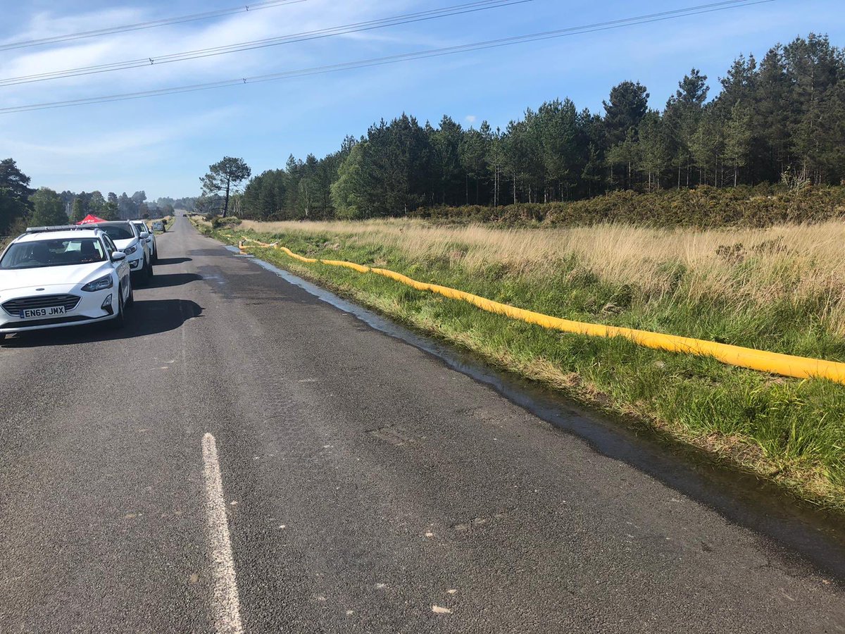 DWFireRescue's tweet photo. ❗️Update❗️Around 50 firefighters have been at #WarehamForest overnight but we’ll be scaling back up today. There are still lots of #fireengines, about five miles of hose laid out and hotspots can flare up with little to no warning so PLEASE help us by staying away. #thankyou https://t.co/ivXhtiwWjf