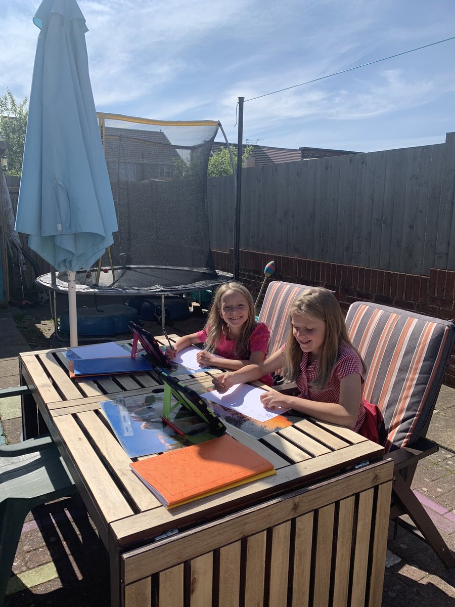 #homeschooling #schoolinthegarden #olivia&amp;natalia  @HAJschool <a href="/HeadHanham/">HanhamHead</a> <a href="/samuelwhites1/">Samuel White's Infant School</a> @adamska_olivia <a href="/NataliaAdamsk16/">Natalia Adamska</a>