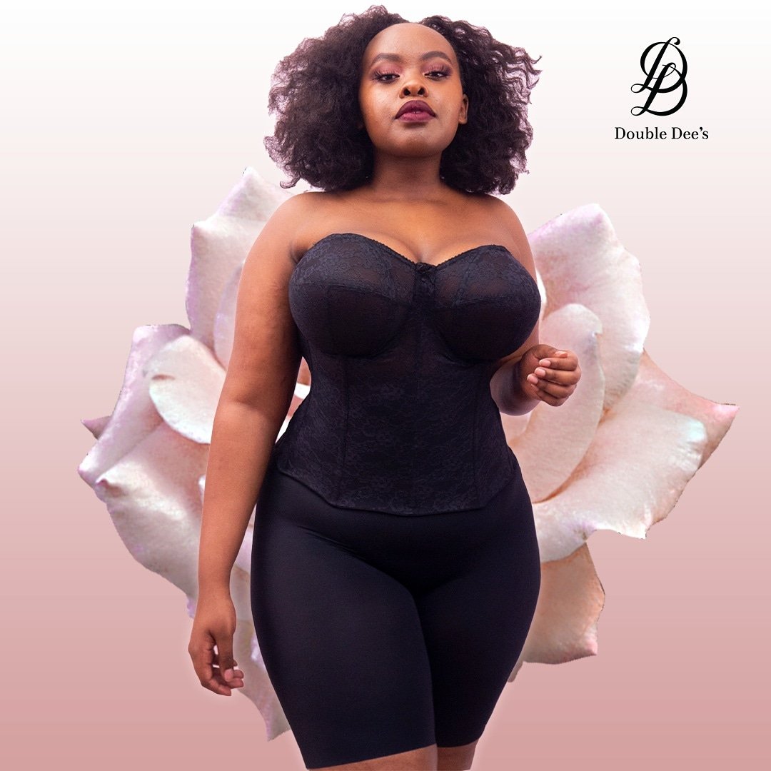Double Dees Kenya on X: FULL VIEW of our strapless lace corset