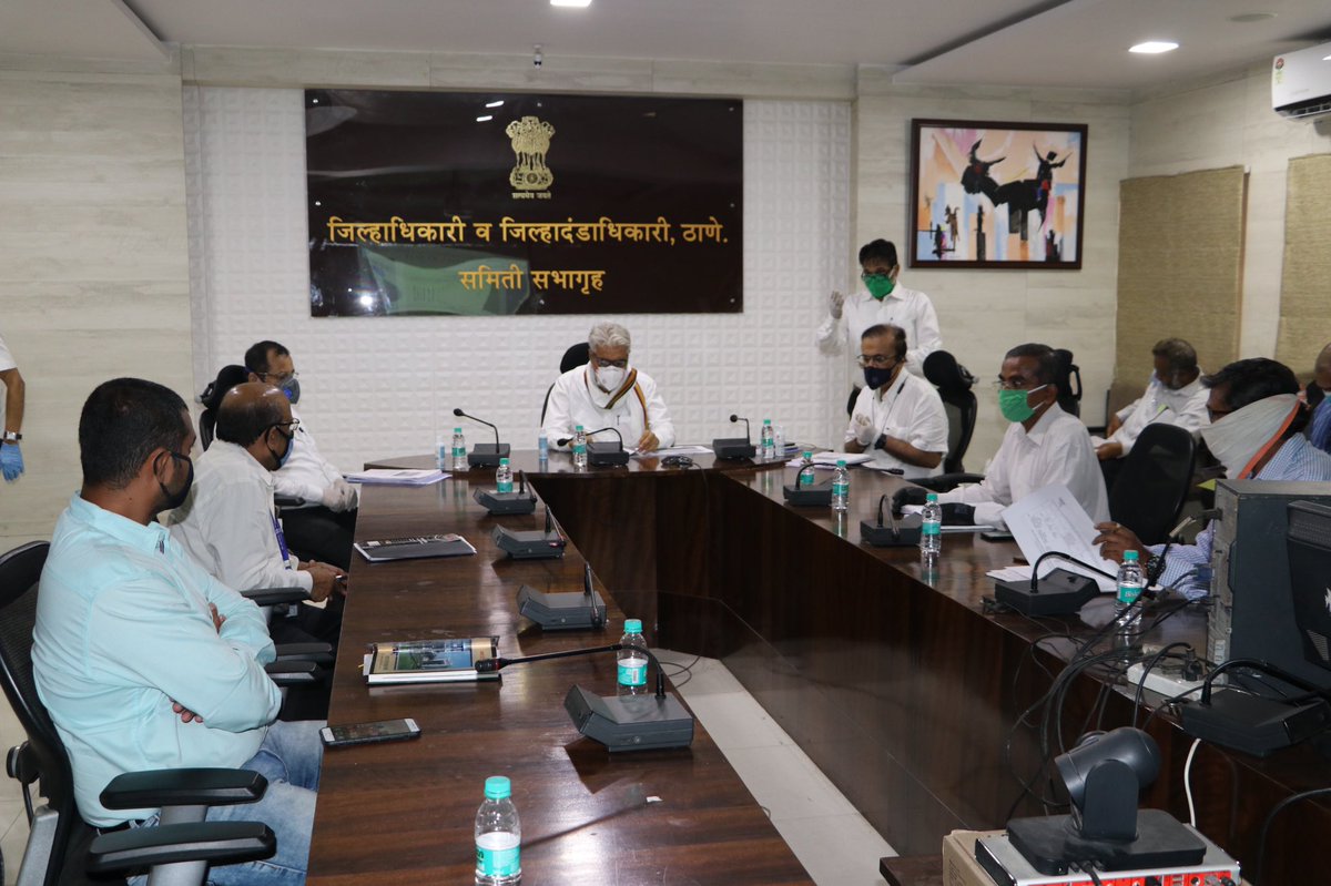 DISTRICT INFORMATION OFFICE, THANE (@info_thane1) on Twitter photo #कोरोनाच्या काळात निर्माण झालेल्या परिस्थितीमुळे प्रत्येक क्षेत्रात गरज लक्षात घेऊन बदल करणे आवश्यक आहे #ठाणे जिल्ह्यातील शेतकऱ्यांना पारंपरिक शेती बरोबरच सेंद्रिय शेतीस प्रोत्साहन देण्यात यावे व त्यासाठी प्रवृत्त करावे:-कृषीमंत्री दादाजी भुसे <a href="/dadajibhuse/">Dadaji Bhuse</a>
<a href="/MahaDGIPR/">MAHARASHTRA DGIPR</a> #कोरोनाच्या काळात निर्माण झालेल्या परिस्थितीमुळे प्रत्येक क्षेत्रात गरज लक्षात घेऊन बदल करणे आवश्यक आहे #ठाणे जिल्ह्यातील शेतकऱ्यांना पारंपरिक शेती बरोबरच सेंद्रिय शेतीस प्रोत्साहन देण्यात यावे व त्यासाठी प्रवृत्त करावे:-कृषीमंत्री दादाजी भुसे <a href="/dadajibhuse/">Dadaji Bhuse</a>
<a href="/MahaDGIPR/">MAHARASHTRA DGIPR</a>