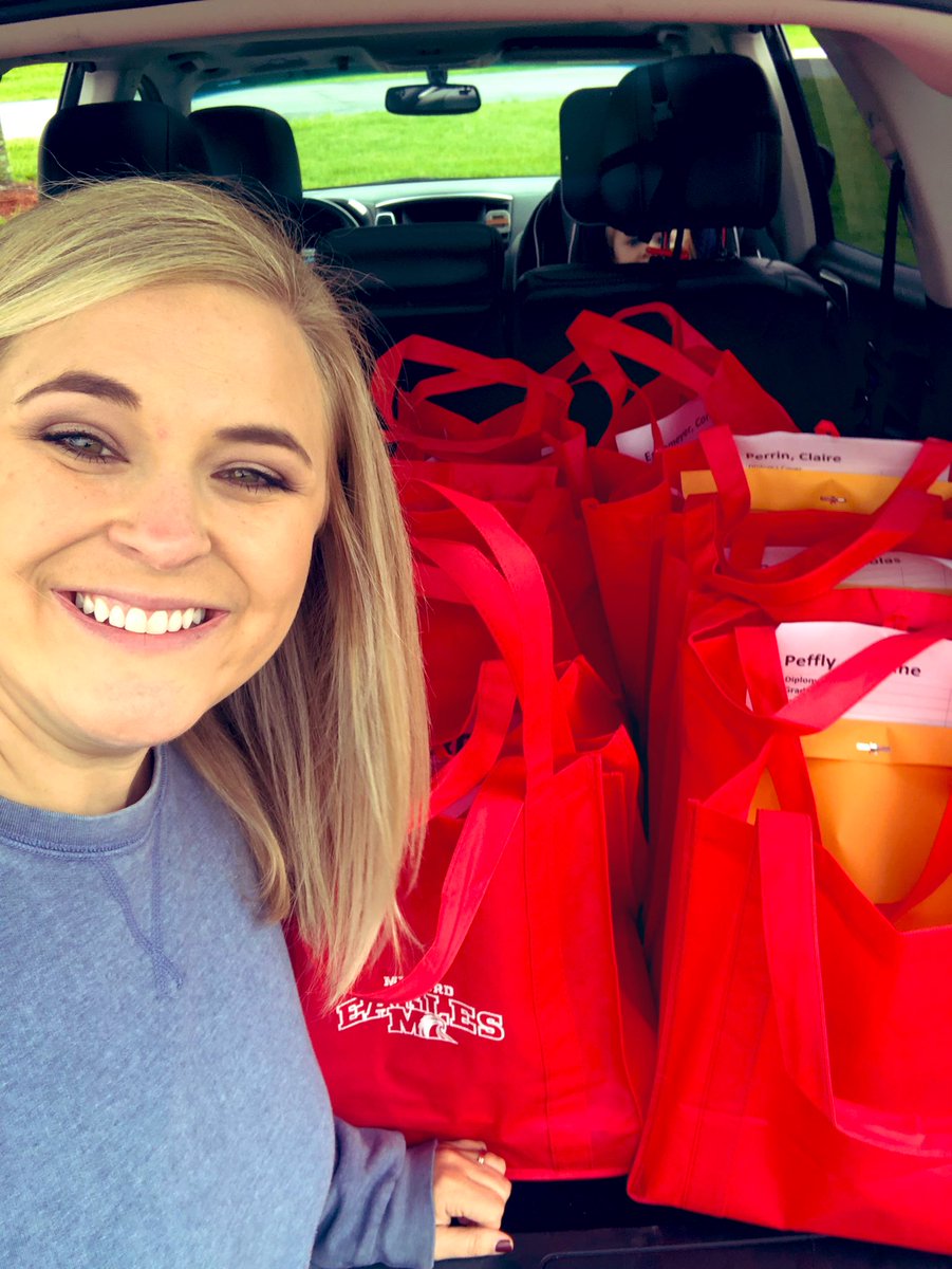 Mrs_Lyden's tweet photo. Loaded up with Senior gig bags to deliver today! Hoping to see some smiling faces💗 #GradForTheM @MilfordSeniors @MHS_Ferguson @Milford_Schools https://t.co/R0DfxPtzD9
