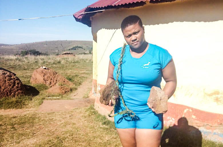 🦠 COVID-19 Diaries Part 37: Aphiwe Ngwevu 💥 She's gone back to Mother Nature for training equipment 🗣 “I made a skipping rope using grass ... and it has been working very well' 🔗 bit.ly/2APfDGR