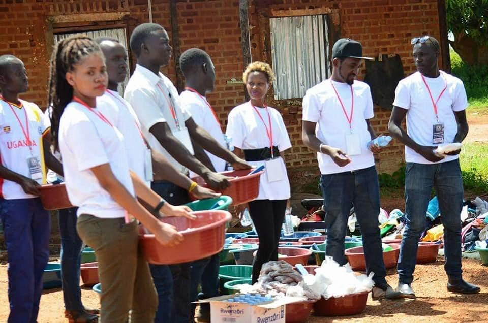 We call upon good Samaritans to join us bring a smile on our 320 children. All we need is to raise Ug. sh.2,300,000 that is equivalent to $605. This budget applies for each child to receive 1 kilogram of #Posho and #Beans.Any amount will make a difference. facebook.com/LoveUgandaFoun…