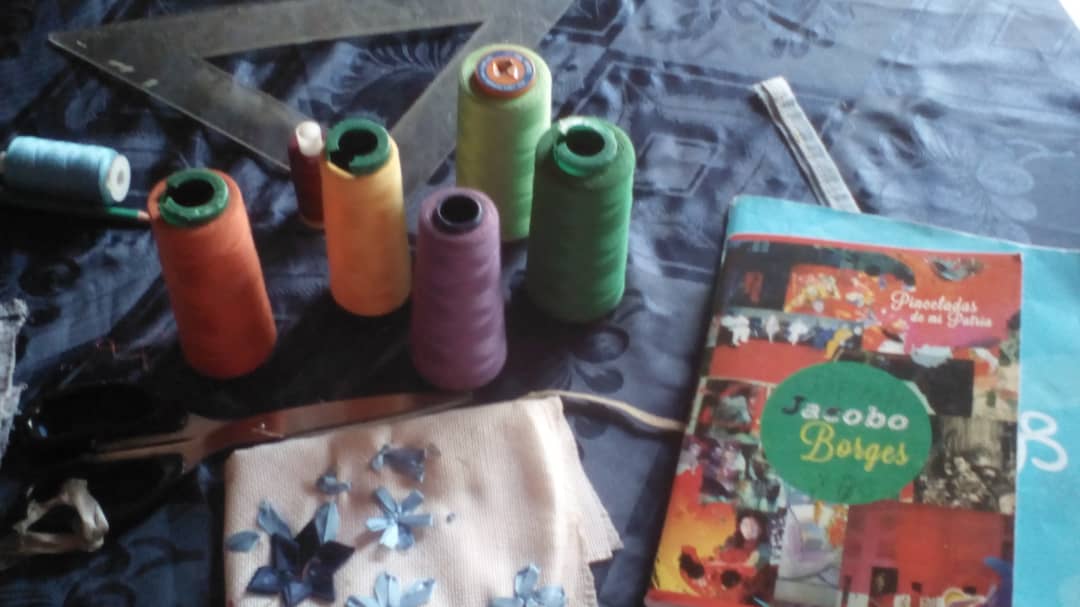 textil_cfs's tweet photo. @textil_cfs #FormaciónIncesEnCasa Participantes realizan sus puntadas #Aprenderhaciendo del curso: Bordado a mano con la Mtp Egledys Garcia de San José de Barlovento @WuikelmanAngel @RICHARDINCES @SomosIncesVzla @psuvaristobulo https://t.co/ZpNybRjkVe