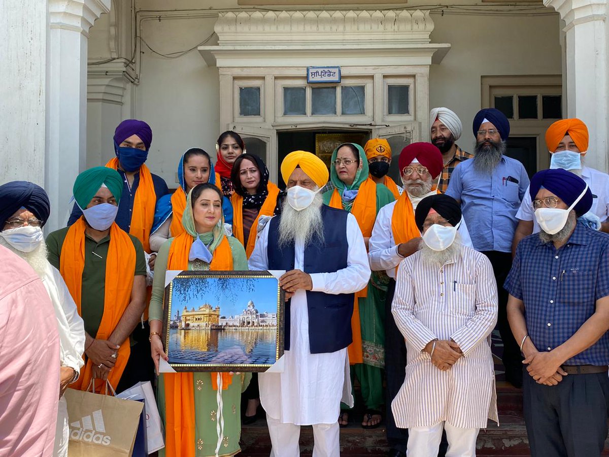 SewaJust's tweet photo. Team Members of Just Sewa Society is honoured by our esteemed Respected SGPC and Sri Darbar Sahib for the work done to serve humanity in COVID 19..
Thanx all Volunteers without you nothing is possible.. https://t.co/JqMXt78D6A