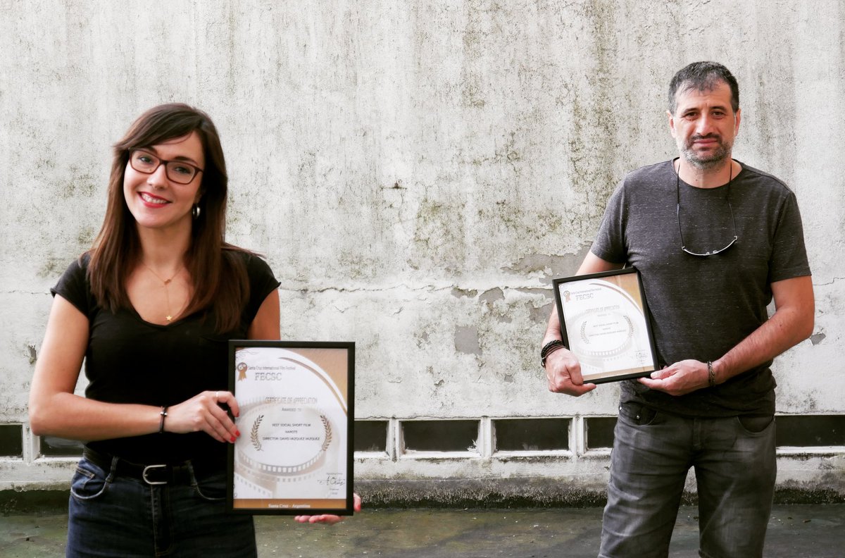 Recibimos o premio que #Narote gañou no <a href="/festivalfecsc/">Fest Cine Santa Cruz</a> en Arxentina! 
Grazas ó festival, a <a href="/AiroaChantada/">Airoá Comunicación</a>  a <a href="/depulugo/">Deputación de Lugo</a> e a tod<a href="/s/">『S』</a> @s que colaboraron
Con <a href="/LorenaGMosquera/">Lorena Gallardo</a> .

pinanchoaudiovisuais.com