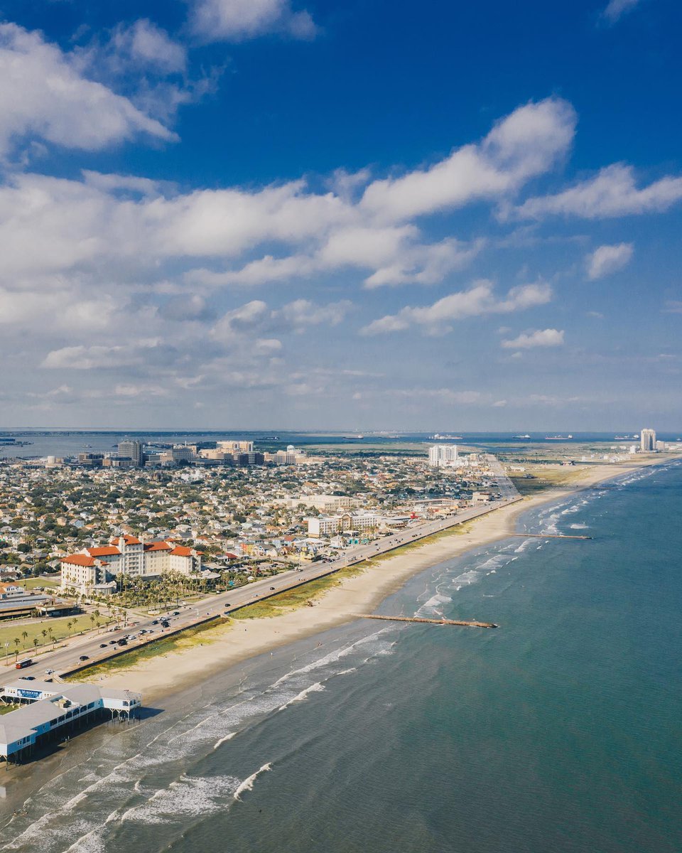 TravelTexas's tweet photo. The Texas Gulf Coast isn't as far away as you think. Feel the sand between your toes with these virtual views: https://t.co/3KcgLKSeKH
📷 by: @taylor_greenwalt
We know you can't go out and #TexasToDo all of the things you'd like, but hopefully we'll be able to #TexasToDoSoon. https://t.co/4zg39W0wcV