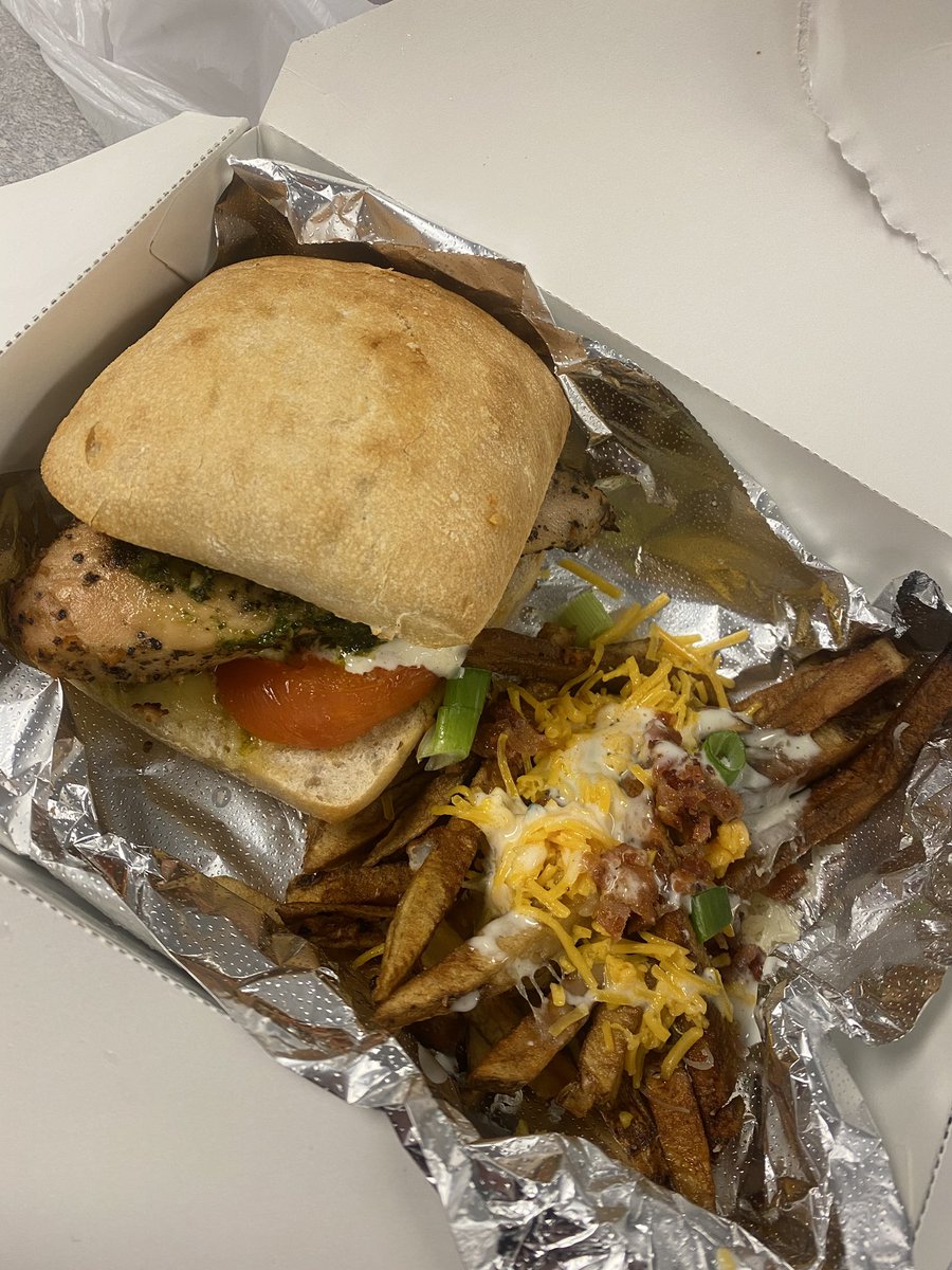 Shoutout to <a href="/SaucedTaproom/">Sauced Taproom & Kitchen</a> for the amazing meal for #TakeOutTuesday #supportsmallbusiness