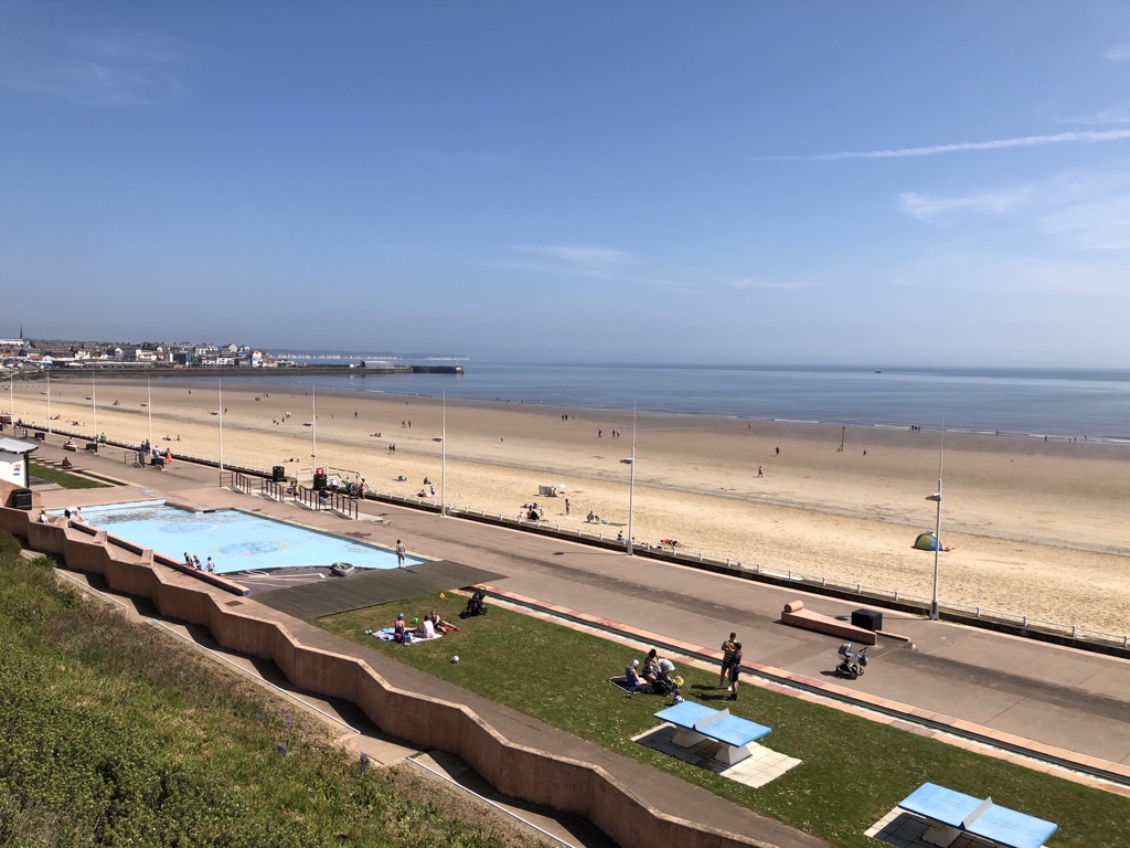 BMW_R1200RT's tweet photo. Quiet ride to the seaside   #bridlington #r1200r https://t.co/uf5fYXLTDl