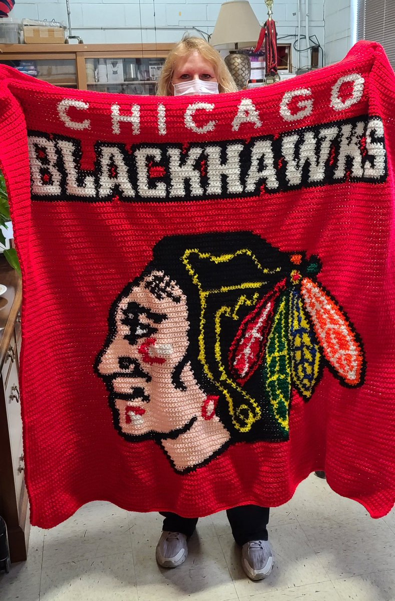 lynnhatzi's tweet photo. HC is lucky to have Suzy Skowronski.  One of the most selfless people I know.  She spent well over a year making this for myself and the boys. We will hang this up to show off our insane love for the @NHLBlackhawks ❤🖤🏒 Thank you Suzy - you are the very best! https://t.co/kfroWGRcxr