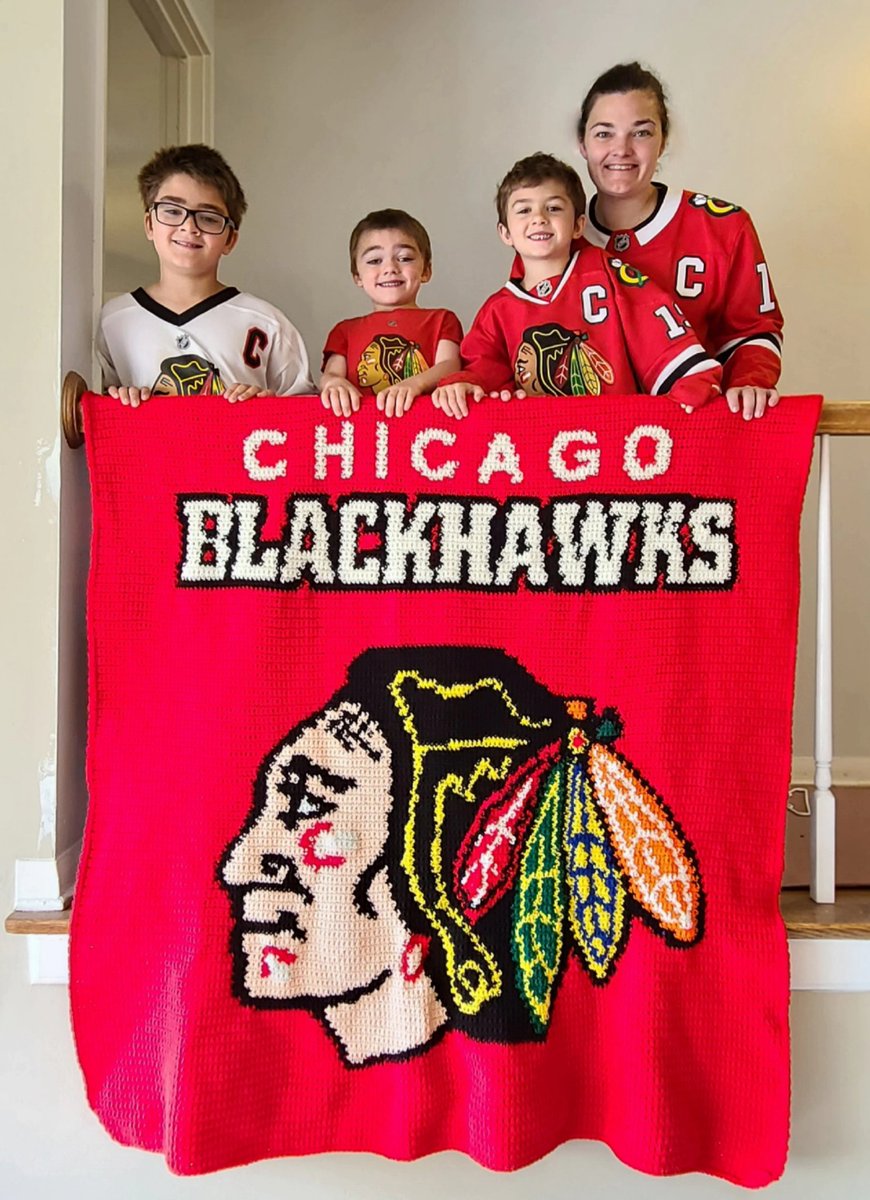 lynnhatzi's tweet photo. HC is lucky to have Suzy Skowronski.  One of the most selfless people I know.  She spent well over a year making this for myself and the boys. We will hang this up to show off our insane love for the @NHLBlackhawks ❤🖤🏒 Thank you Suzy - you are the very best! https://t.co/kfroWGRcxr
