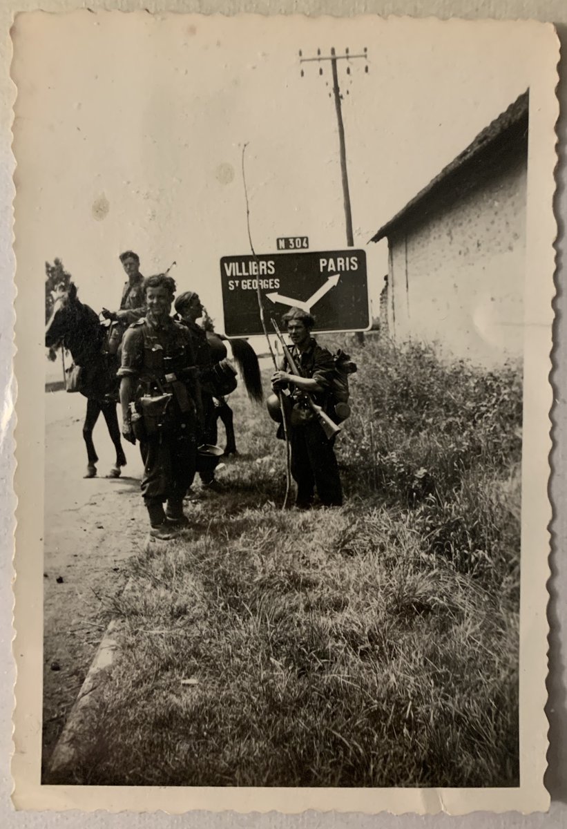 Bis 1941, hat Opa schon alles gesehen - sollte man meinen. Noch 1938 marschiert sein Regiment zum  #Anschluss in  ein, 1939 geht es in den  #Polenfeldzug  , 1940 nach  in die Schlacht um  #Narvik. Gegen Ende des  #Westfeldzug|es nach . Über  und  kommt er 1941 nach .