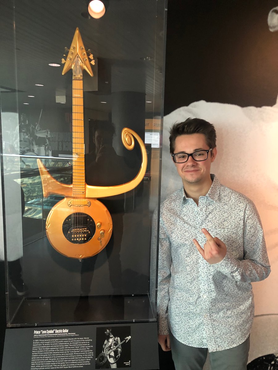 johnpaciga's tweet photo. This guy definitely had a few big hit songs! Make sure you check out my new video for "Big Hit Song" at the link in my bio! 🔼🔼🔼 #prince #rockhall #throwback #musicians #singer #songwriter https://t.co/4NtmV6xX4H