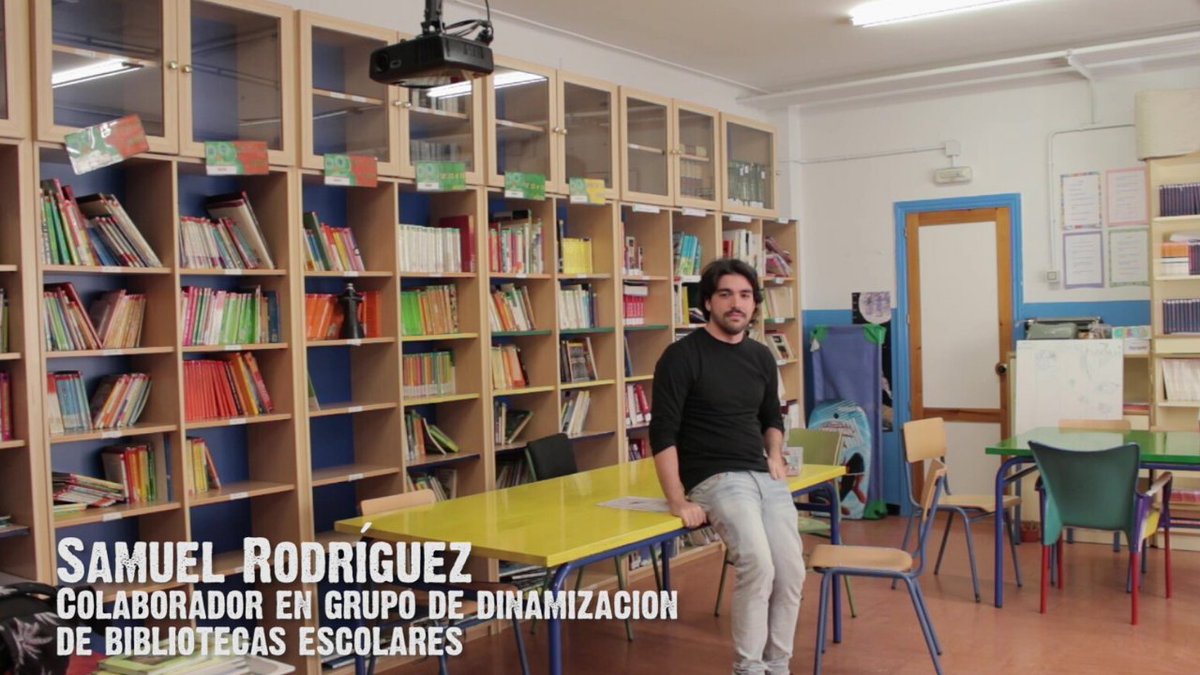 ResFloraTristan's tweet photo. De derecho y RRLL y animando a lxs niñxs a leer? 👀Su colaboración le aporta un enfoque muy diferente, mucho más social. Además, aprende con metodologías innovadoras, conoce la realidad de Polígono Sur y sobre todo, se enriquece como persona. #MadeInFlora https://t.co/I7TXeUtwaN https://t.co/AR5BkdrrmT