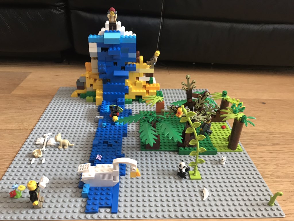 CGrimbo1's tweet photo. @AlbertPyeRavens - Yellowstone National Park Project - joint effort with the Lego today. https://t.co/el5LFgI3ij