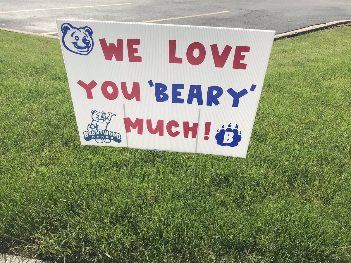 kdonahuebarrett's tweet photo. 💙my school! My heart is bursting with the dozens of signs that staff made to greet cars for curbside pickup! Signs line the whole street and lawn. Made me cry! 🐻@D59Brentwood @CCSD59 #d59cares https://t.co/DXUTqdpKoq
