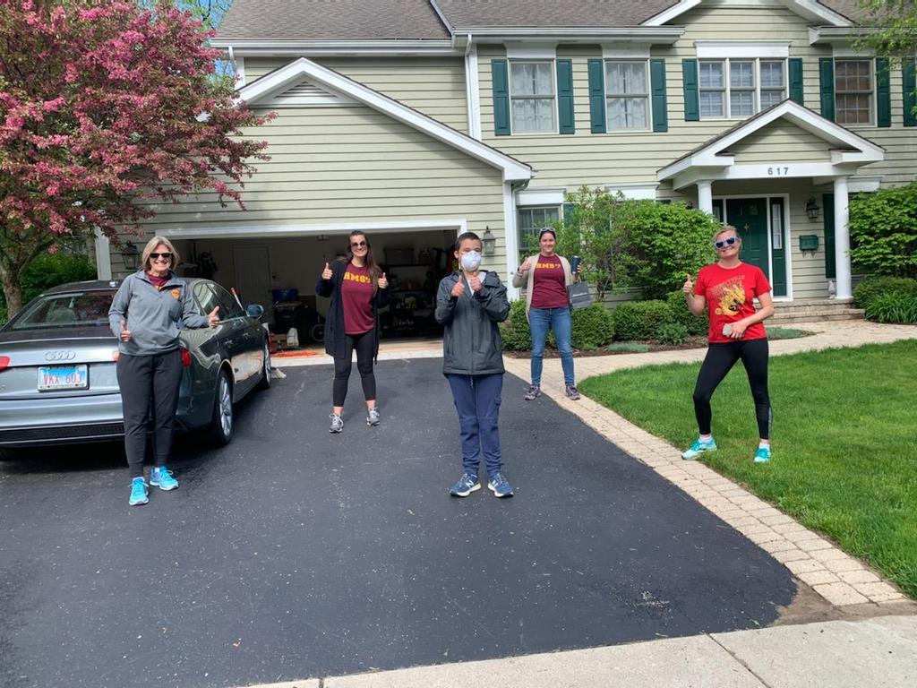 When a student wants to see his teachers, they deliver. Our HIP paras are the best! @HighlandD70 @LibertyvilleD70