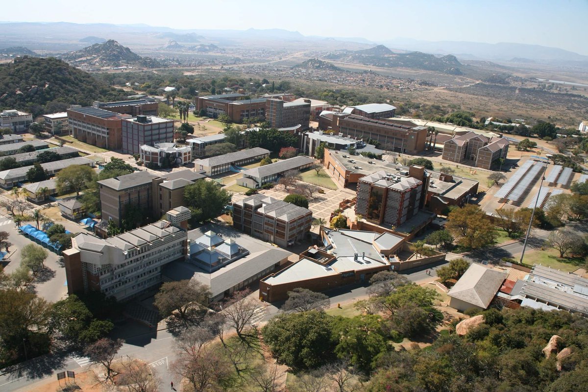 NThabisanang's tweet photo. the parts of university of life they never show you...akere they only show you gate 2!!
#UL_Rules https://t.co/QOYDNyOXNR
