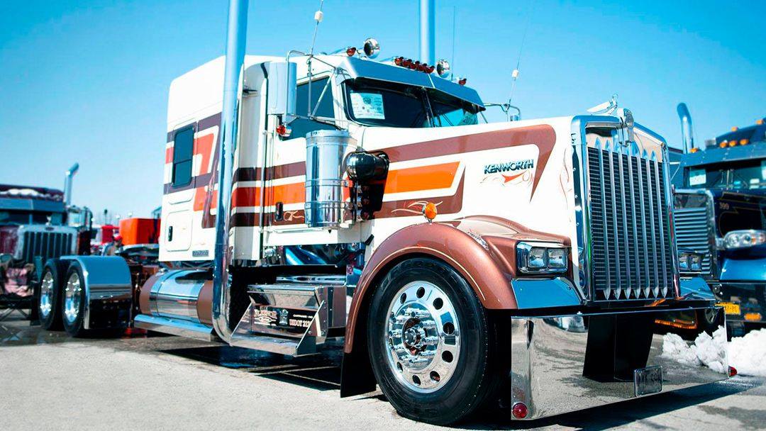 TRUCKiDcom's tweet photo. So Awesome😎
#truck #trucks #bigrig #semitrucks #kenworthtruck #everythinglow #showtruck #sicktrucks #supershowrigs #hotrodrigs #truckaddiction #truckdaily https://t.co/Bhv7KRKeex https://t.co/R54vh8qLiE