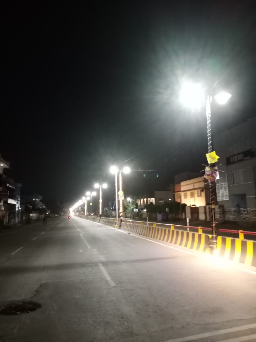 Dhananj48974380's tweet photo. ये सौभाग्य है हमारा... कि महादेव की नगरी काशी को प्रकाश से शोभित करने का मौका प्राप्त हुआ हैं
@yogeshrai56 
@Pramod_Kumar08 
@ShakirH40522350 
@amitrec19 
@anuadbst 
#eeslspirit #ujalaprakashpathka 
#IndiaFightsCOVID19 https://t.co/zi4kUp4BYt