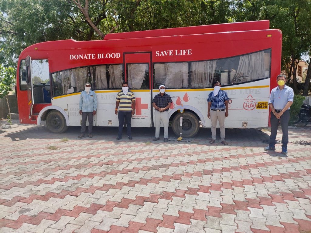 pradipsinhbjp's tweet photo. Saluting the spirit of people who are coming forward and donating blood for the thalassemia patients under the campaign “ रोज़ एक गाँव मे रक्तदान”.
During this tough situation, the help of these people is commendable.
#IndiaFightsCoronavirus I #SaveChildSaveNation https://t.co/KU5Mpd1yiS