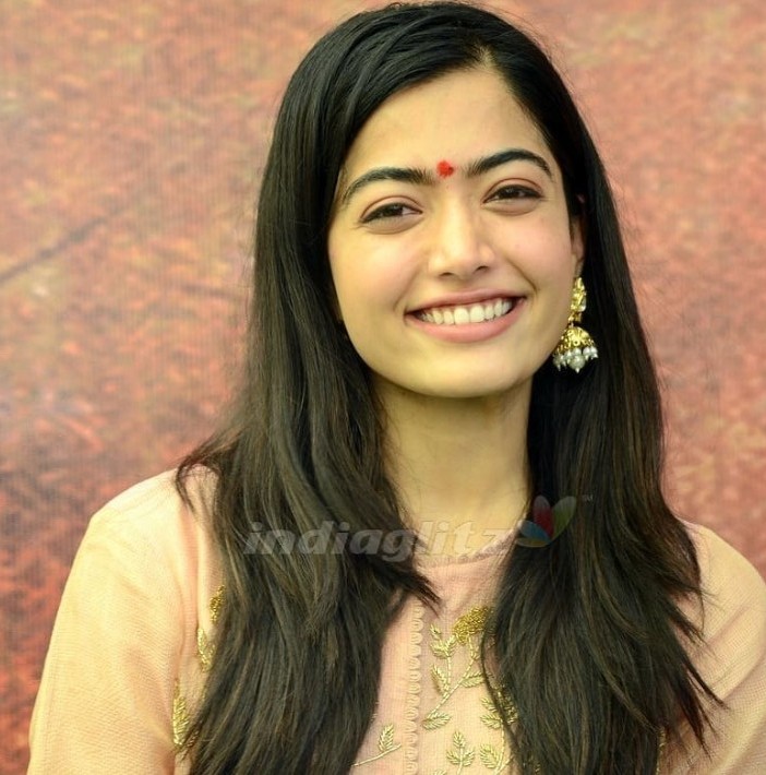 my goddess rashmikha  @iamRashmika The past is your lesson The present is your gift The future is your motivation The come back is always stronger than the setback Lots of love for u    love's u worship u, your sincere fan  @iamRashmika  #RashmikaMandanna