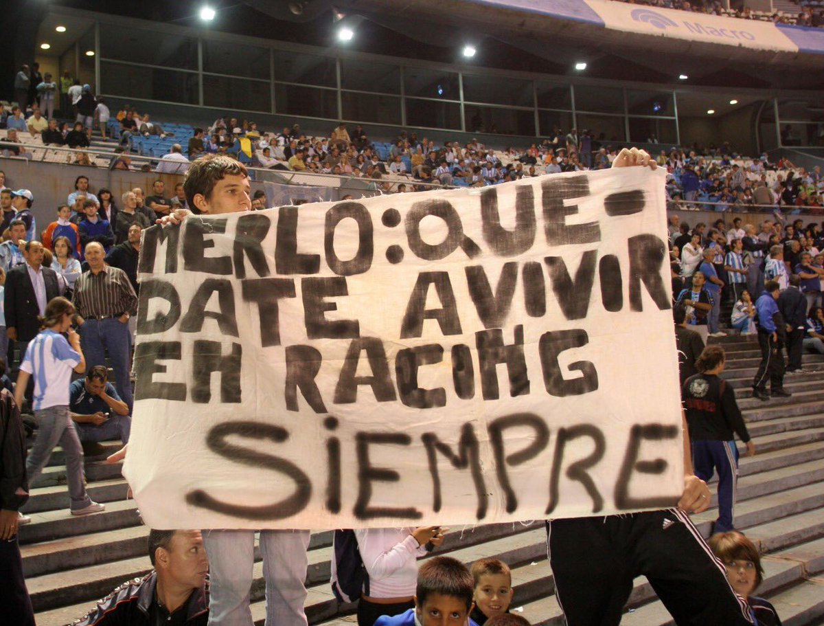 RacingClub's tweet photo. Más banderas. Más mensajes. Más cariño 💙

#MostazaDay
#FelizCumpleMostaza https://t.co/1L60X9GWlx