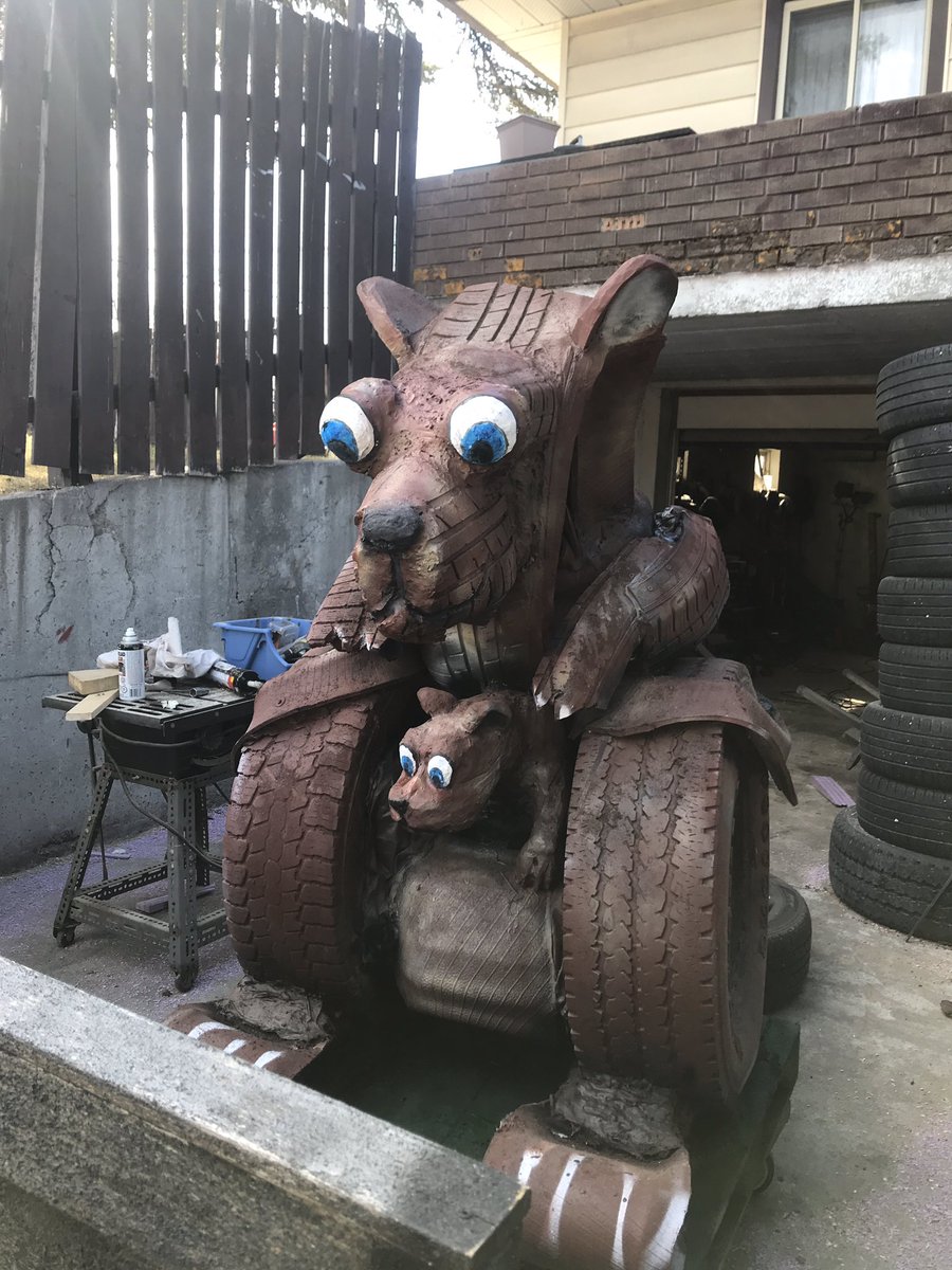 carrvercreation's tweet photo. Someone stole this from my driveway - it was a commisioned art piece I did, please keep an eye out for it -let me know if any info https://t.co/5HViuyPJp5
