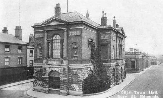 writinglivesbe2's tweet photo. Here's an old image of Bury St. Edmunds Town Hall. Fred was involved in local politics and ran as an Independent candidate for Bury St. Edmunds Town Council. #writinglives https://t.co/k2HRfNO1M8