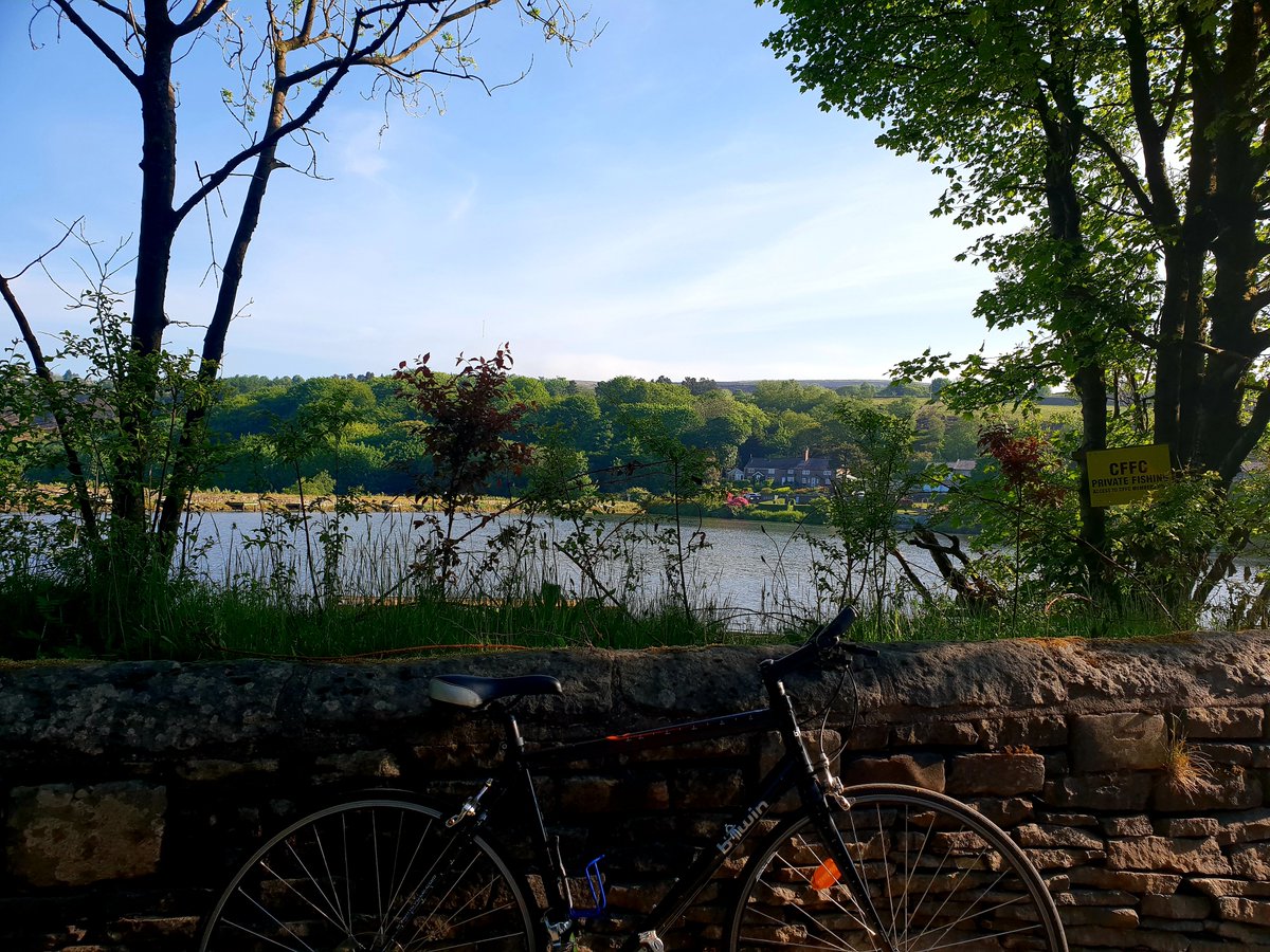 Twitt_twoo92's tweet photo. It sure is a beautiful day! #Bolton #EarlyMorningExercise #SocialDistancing #choosecycling https://t.co/T59CXq8ah1