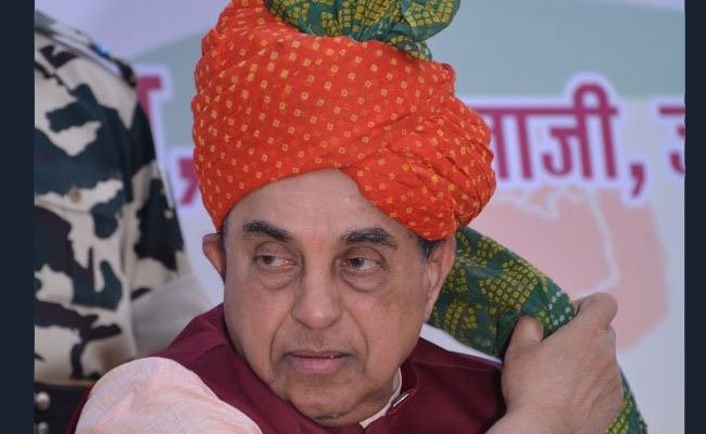 Thakurani_shivi's tweet photo. 4 लाख #मंदिर सरकार के कब्जे में है मगर #मस्जिद एक भी नही ?
भारत मे 3 लाख #मस्जिद है सरकार उन सबको भी कब्जे में ले,

#मंदिरों का दान केवल हिंदुओं की संपत्ति है ये सार्वजनिक स���पत्ति नही है,
इसका दुरुपयोग रोकने के लिए सुप्रीम कोर्ट मे याचिका देंगे:-#सुब्रमण्यम_स्��ामी 

जय हो 🚩🙏 https://t.co/CAQ1QsKdCF