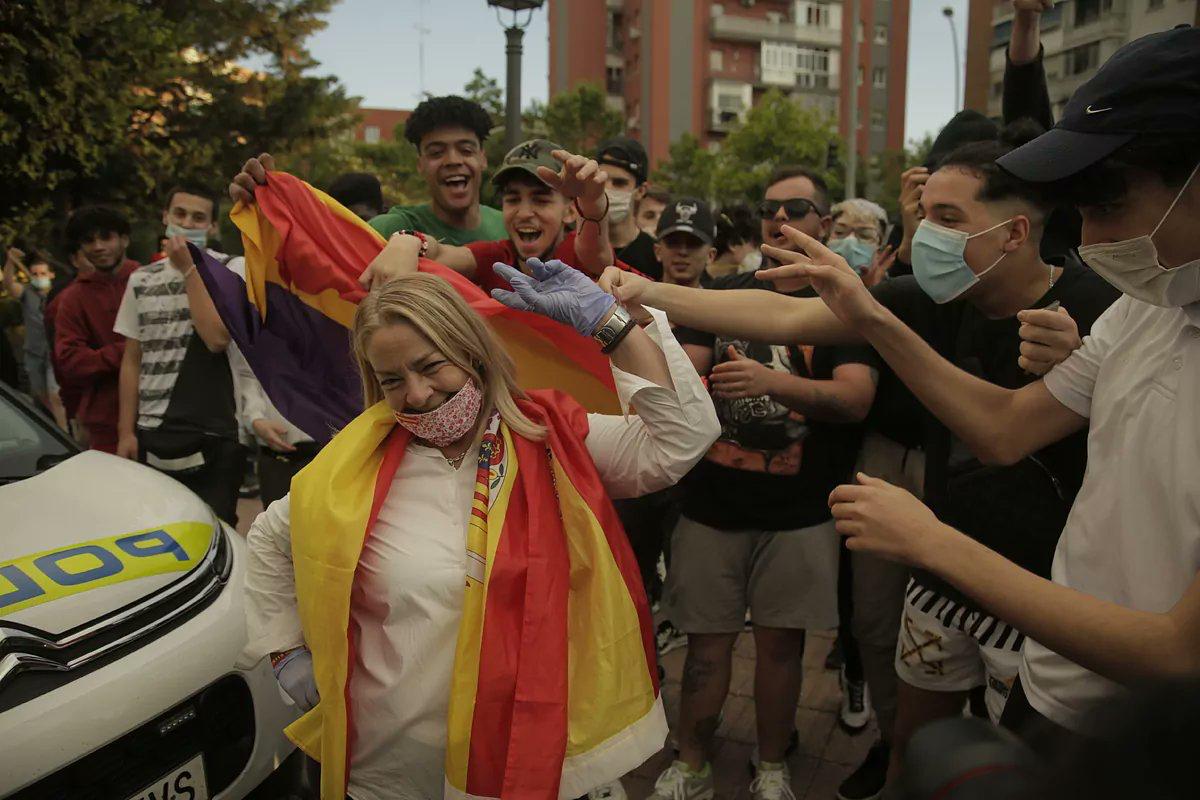 vox_es's tweet photo. Para esto traen y pagan a los menas, para utilizarlos contra España y contra los españoles. https://t.co/C2LEvwYuUk