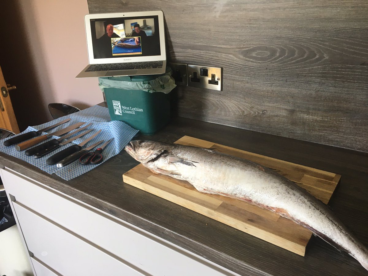 HelenFreer1's tweet photo. @SeafoodFromScot what a great master class on round fish https://t.co/rTwuLyGdZx