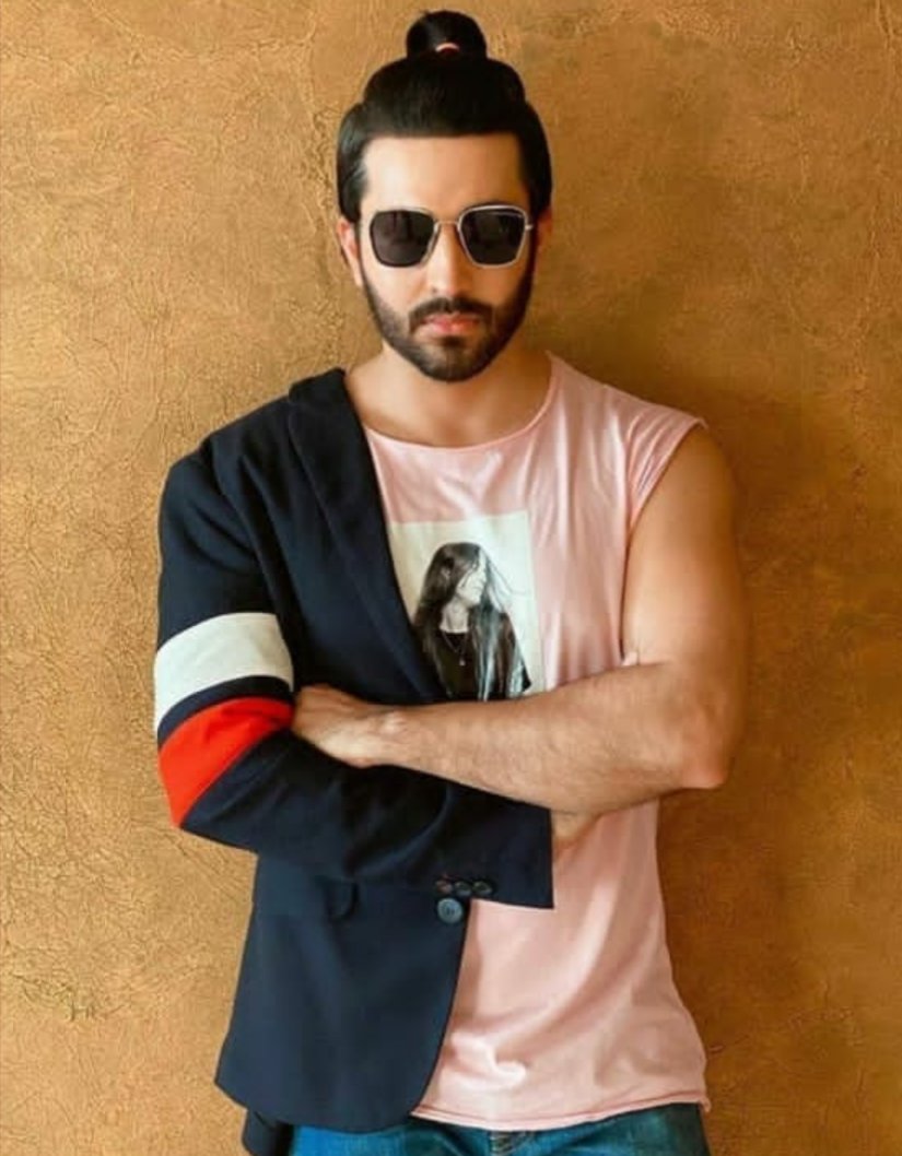 EDhoopi's tweet photo. OMG I am dead...!!!♥️♥️ #dheerajdhoopar @DheerajDhoopar Lot'salove Mah Love ♥️ https://t.co/RW9Bs72sGi