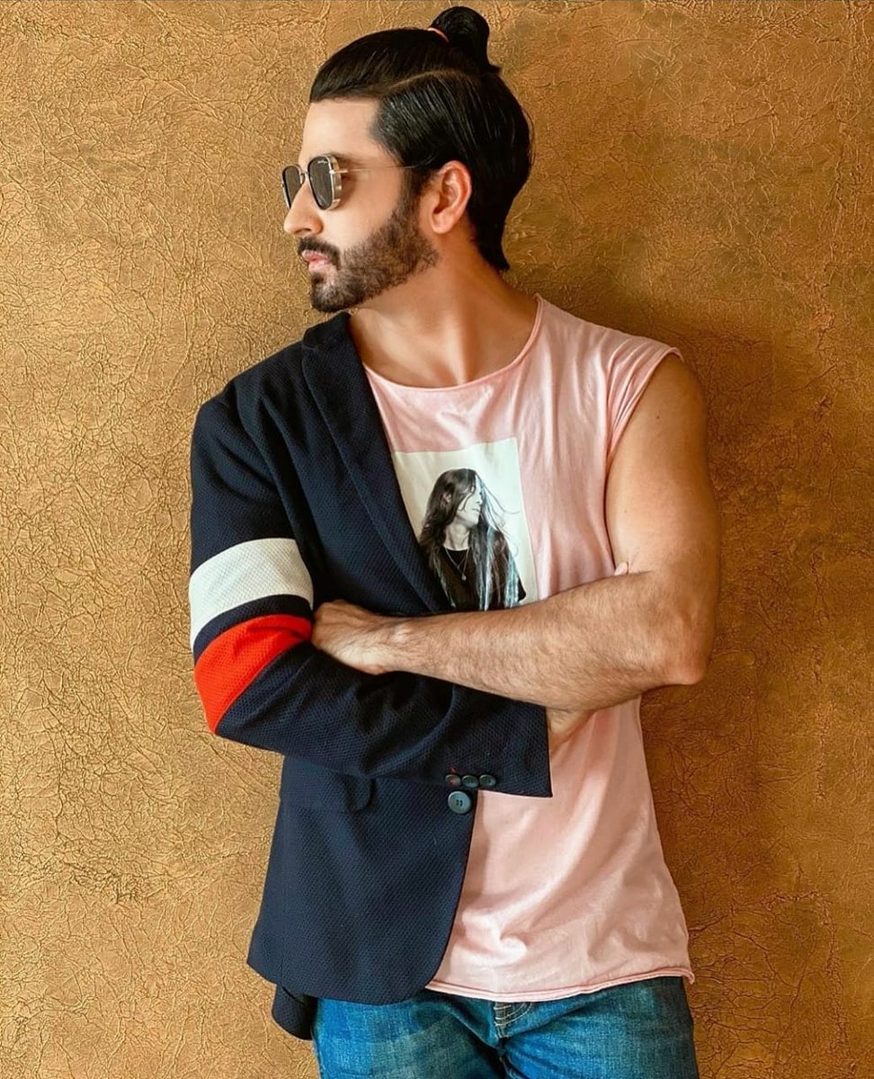 EDhoopi's tweet photo. DD's poni...!!! ♥️♥️ This Man **♥️ @DheerajDhoopar #dheerajdhoopar https://t.co/puerBOkblx