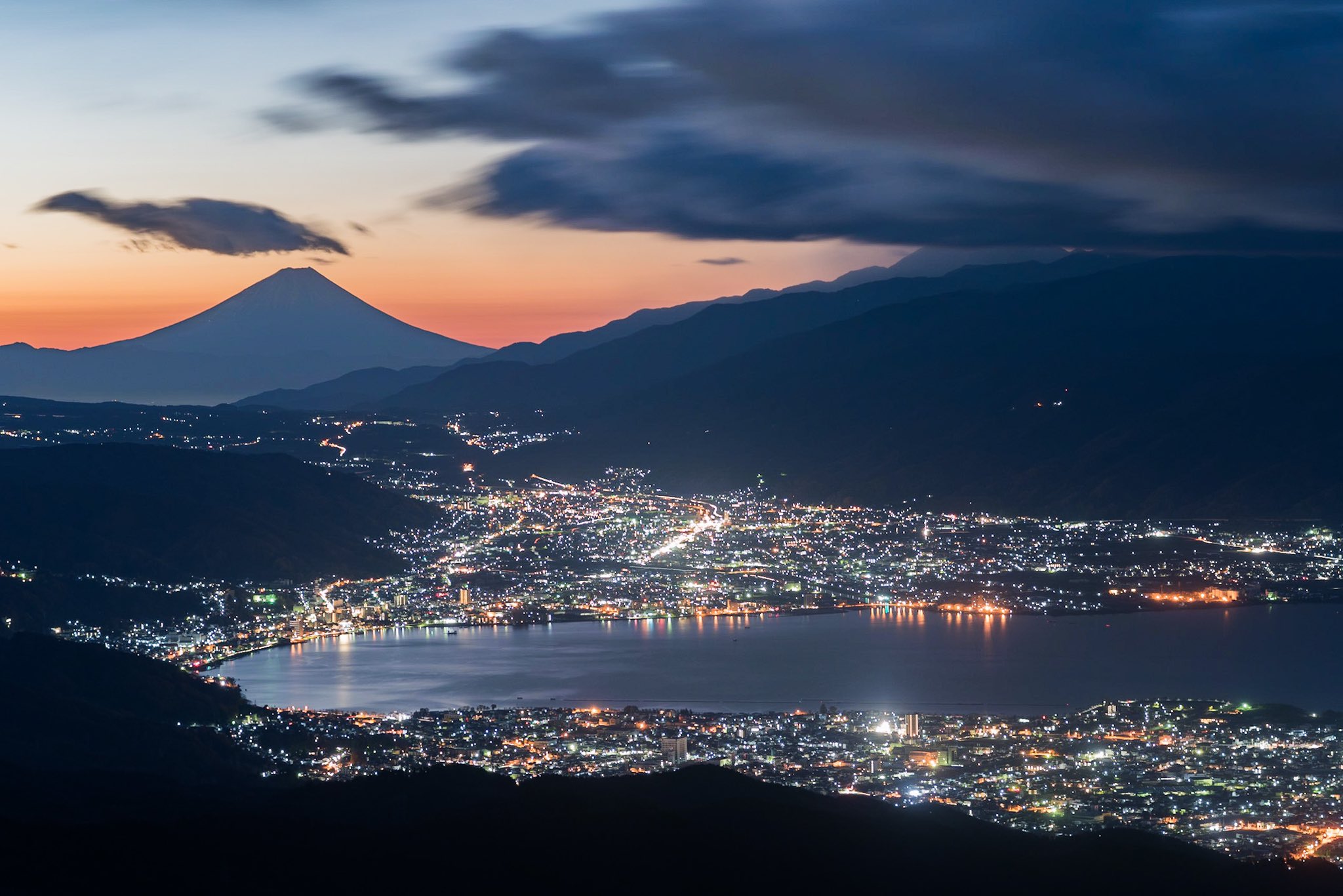 ジン 山の上から見える日本夜景 函館山 高ボッチ 摩耶山 灰ヶ峰 T Co Afrtoz8jyy Twitter