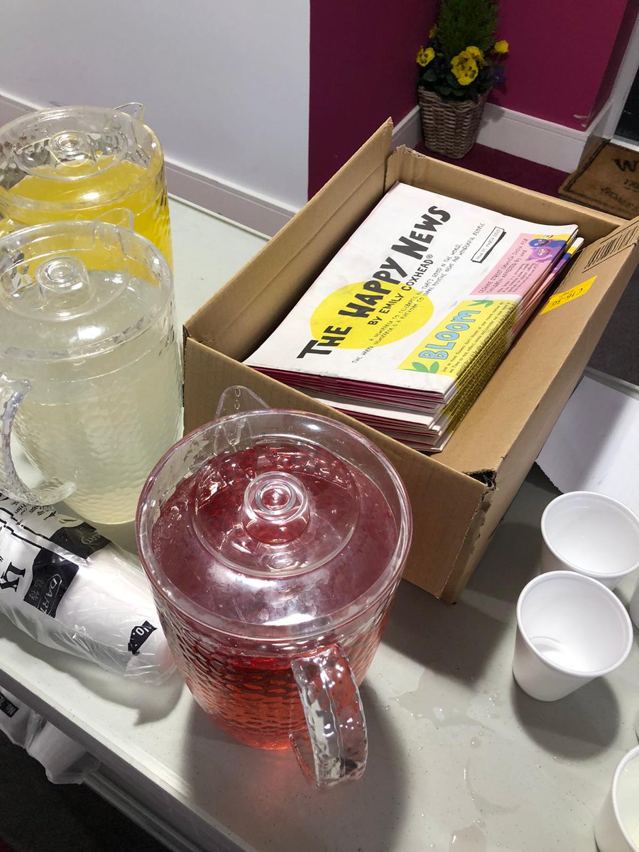 Making sure our tenants are kept hydrated in the heat. Drinks trolley at your service. Happy news delivery. Bourke Garden 
 #stayhealthy
#hydrated 
#improvewellbeing
#MentalHealthAwarnessWeek
@ForHousing @Torbrad31 @Dawnpspeed