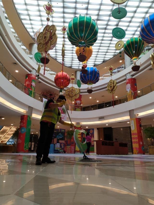 To ensure the safety of our mall-goers, areas of the mall are frequently being sanitized by our hardworking staff. Enjoy a #SaferAndHappier experience when you go to #LuckyChinatown.

#MegaworldLifestyleMalls