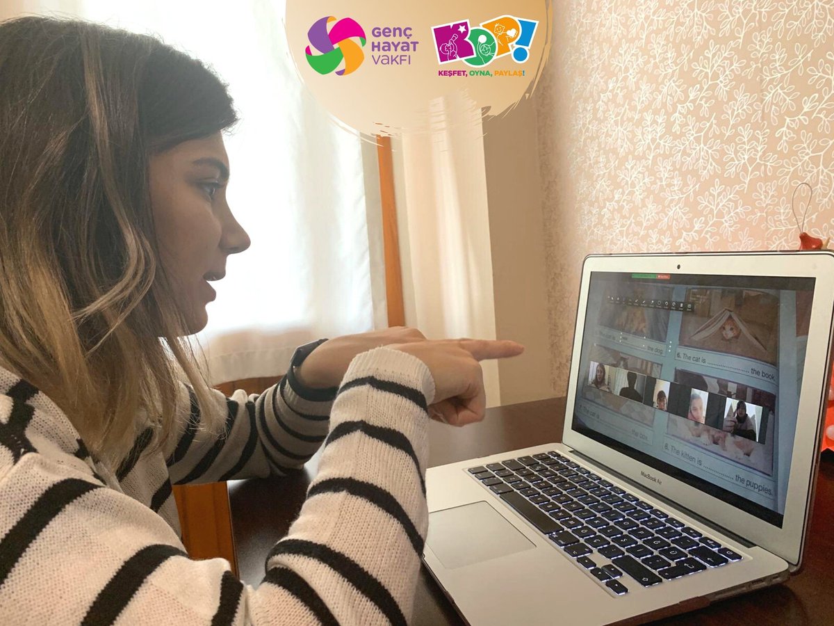 genchayatvakfi's tweet photo. Pandemi döneminde uzaktan eğitimle birlikte öğrencilerin ders destek ihtiyacı arrtı. Keşfet, Oyna, Paylaş! projemizin online olarak devam eden atölyelerinde öğrenciler gönüllü eğitmenleriyle konu tekrarı yapıyor, çözemedikleri soruları çözüyor. #KOPProjesi #sosyaluyum #dersdestek https://t.co/PKhB03NVRl