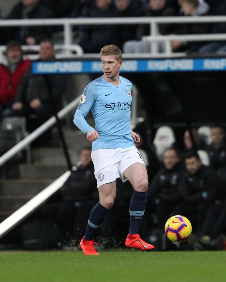 ...witnessed. “Once a referee has blown the whistle, you see another Kevin,” as he once said.“Let me talk! Let me talk! LET ME TALK!” De Bruyne shouted at David Silva as he tried to get past his team-mate to admonish the officials, having been booked. He was eventually led...