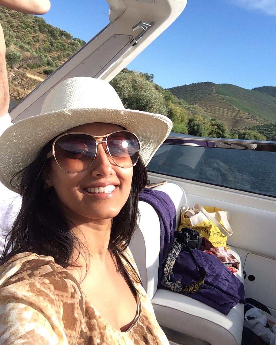 leenagupta09's tweet photo. The sun never stops to shine its golden rays on us. We should learn to be fluid, natural and shine out our light without fear of judgement.
#summervibes #missingsummerdays #vacations #wellnesscoach #selfcare #selflove #shineyourlight #nojudgement https://t.co/WPhhhy2Cb5