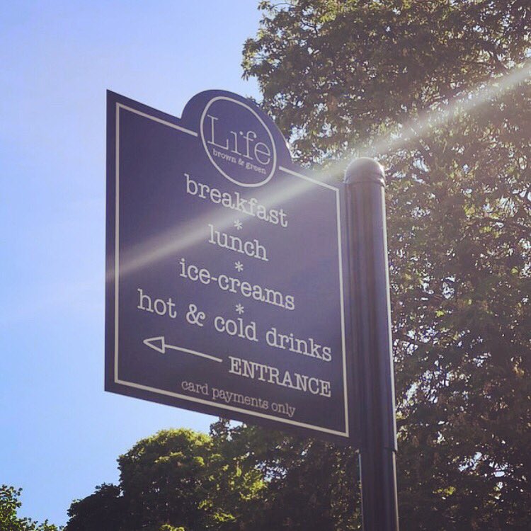 browngreencafe's tweet photo. Sunny afternoon socially-distanced beer anyone? 😎🍺 Or can we tempt you with a Pimms? Life is open in Crystal Palace Park until 7pm every night this week serving refreshing booze, iced coffees, ice creams and all the usual B&amp;G yumminess 🍦💚 #SE19 #SE20 https://t.co/nPbqtF2IB7