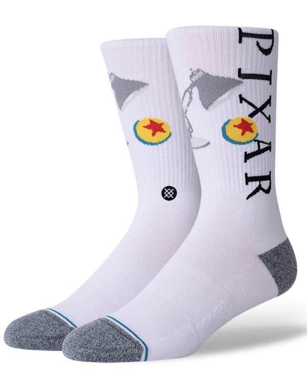 stance_japan's tweet photo. \コラボレーション/
数々のCGアニメーションを世の中に送り出してきた”PIXAR”
映画に出てくる人気キャラクターたちのソックスが登場!
こんなソックスを履いて家で映画を観たら更に楽しいかも!
https://t.co/t9TtqhhuHT
#pixar #映画 #おうち時間 #おうち映画 #stanceathome #stancestories https://t.co/gIKgO1YwIk