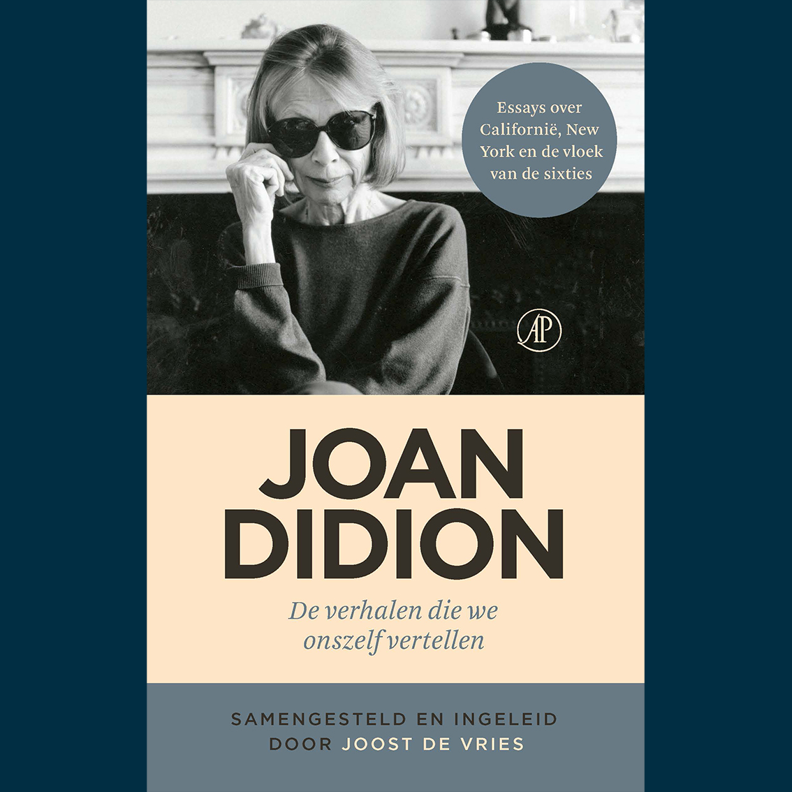 apuntdesign's tweet photo. covercult174 – Joan Didion/Essays – ontwerp Jan van Zomeren 2020 #bookcover #design #joandidion #essays #deverhalendieweonszelfvertellen #joostdevries #janvanzomeren #arbeiderspers https://t.co/x9HBZrxMgi