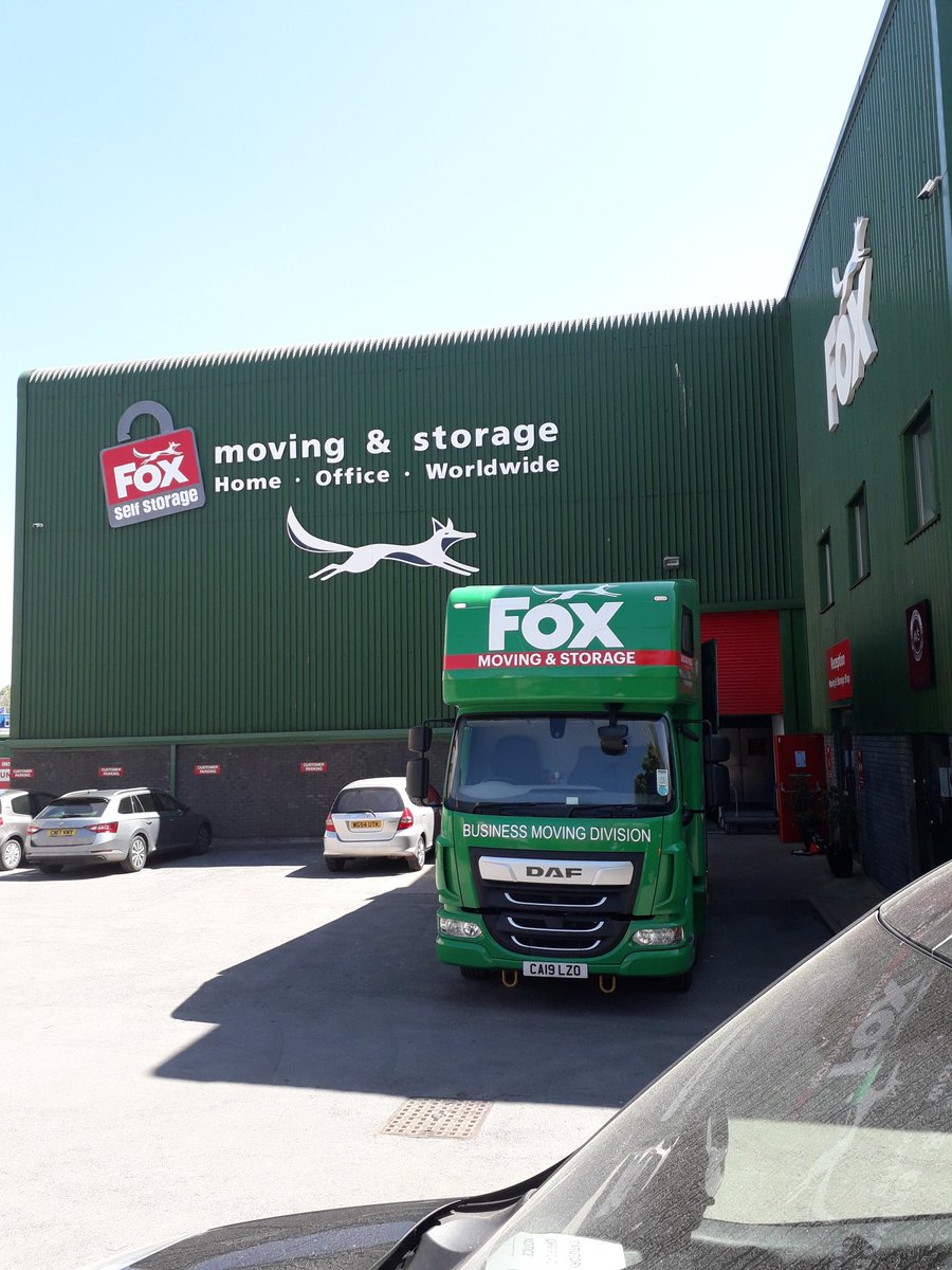 fox_commercial's tweet photo. Delivering a customer's effects after temporary storage in #cardiff. @fox_moving https://t.co/GXf2lq9TnZ